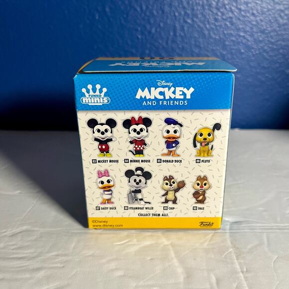 Dale Chipmunk FUNKO MINIS Disney Mickey & Friends Vinyl Figures 90 - Picture 2 of 7